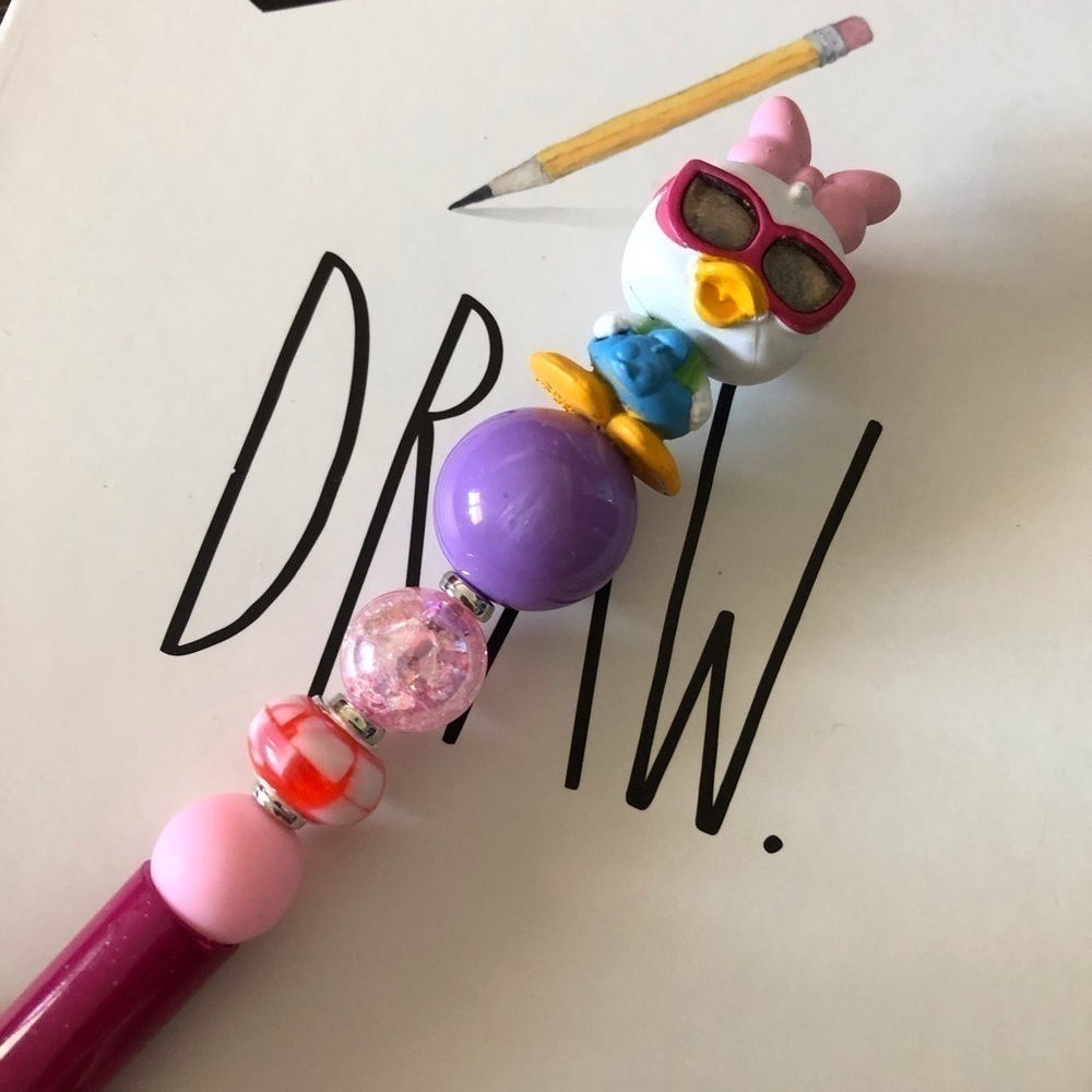 Disney Doorables: Mickey & Friends: Daisy Duck summer handmade beaded pen